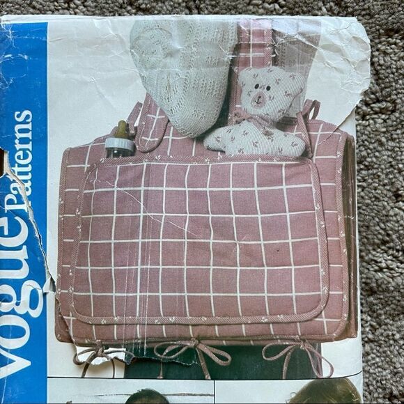 Vintage Vogue Pattern for Diaper Bag and Accessories CUT - Picture 3 of 13